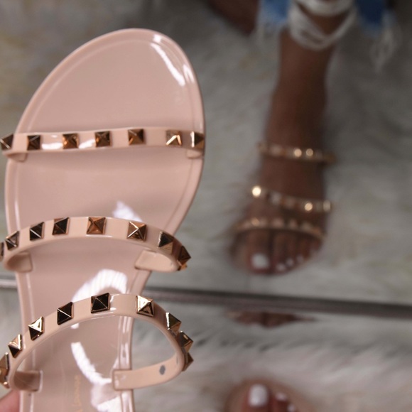 Nude Sandals - Picture 1 of 2